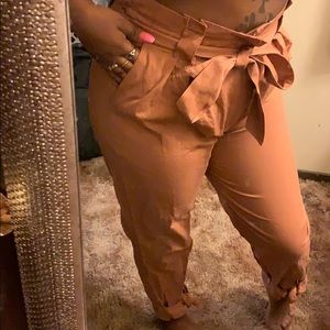 Scrunchie waisted, bow ankle khakis 😁